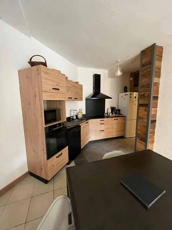 Appartement avec extérieur La Giettaz domaine skiable Megeve Combloux La Giettaz navette gratuite et télésiège à 2km